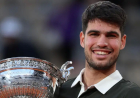 French Open 2025: कार्लोस अल्काराज ने रचा इतिहास, फ्रेंच ओपन 2025 में जैनिक सिनर को हराकर की शानदार वापसी