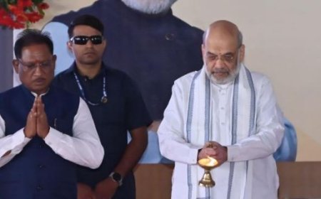 शहीद एएसपी आकाश गिरेपूंजे के परिजनों से मिले अमित शाह, नारायणपुर का दौरा स्थगित