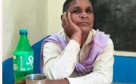 निलंबन के बाद भी नहीं आई अक्ल, स्प्राइट की बोतल में शराब लाकर जाम छलकाते नजर आए मास्टर साहब!