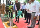 ’राज्यपाल रमेन डेका ने एकलव्य विद्यालय में लगाया आंवला का पौधा, छात्रों से संवाद कर बढ़ाया उत्साह