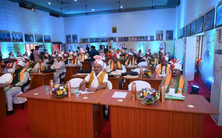 रायपुर में गरजा सियासी मंच : खरगे का BJP पर वार, दीपक बैज के बयान पर बृजमोहन का पलटवार