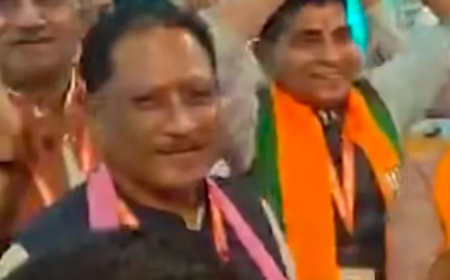 विधायक अनुज शर्मा का गायन: मुख्यमंत्री- मंत्रियों का नृत्य, प्रशिक्षण शिविर या डांस शिविर?