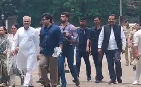 शराब घोटाले में गिरफ्तार बेटे से मिलने ED दफ्तर पहुंचे भूपेश बघेल