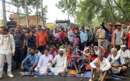 खाद की किल्लत को लेकर फूटा किसानों का गुस्सा,14 गांवों के किसानों ने एकजुट होकर किया प्रदर्शन,चक्काजाम से यातायात ठप्प