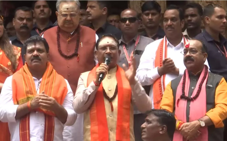 बाबा भोरमदेव में गूंजे ‘हर हर महादेव’ के जयकारे...सीएम साय ने पुष्पवर्षा कर श्रद्धालुओं का किया स्वागत...