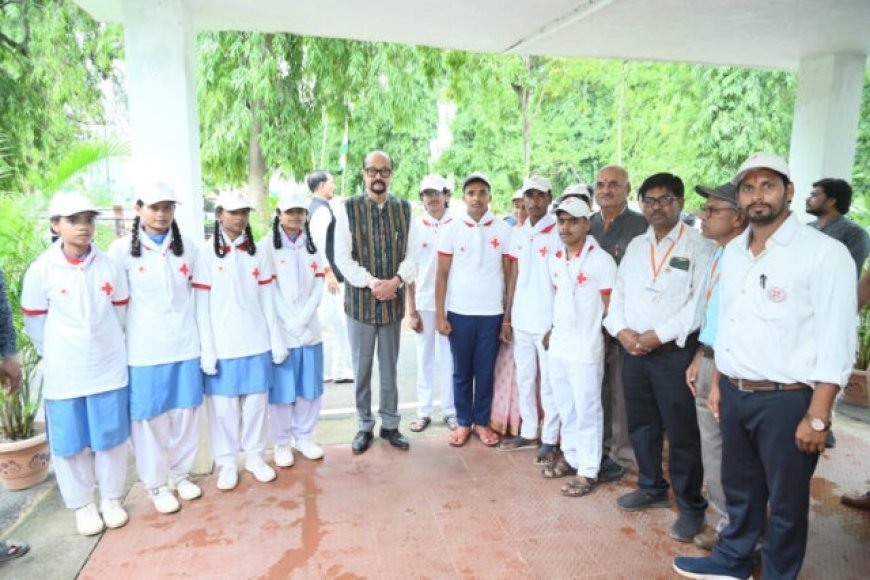 राज्यपाल रमेन डेका से रेड क्रॉस जिला शाखा महासमुंद के प्रतिनिधियों ने की भेंट, गतिविधियों की दी जानकारी