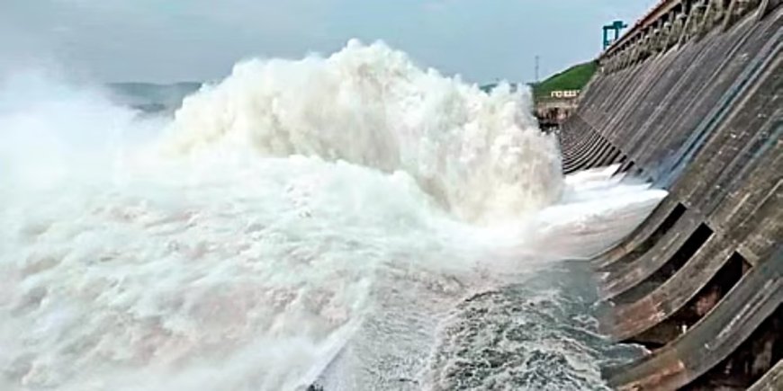 महानदी में बढ़ा जल स्तर, हीराकुंड बांध के खोले गए 12 गेट