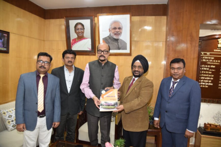 छत्तीसगढ़ लोक आयोग के 23वें वार्षिक प्रतिवेदन का राज्यपाल ने किया विमोचन