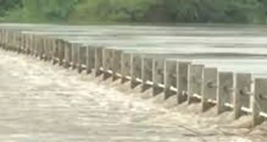 बलौदाबाजार में अब तक 425.8 मिमी औसत वर्षा दर्ज, कई मार्गों पर आवागमन प्रतिबंधित