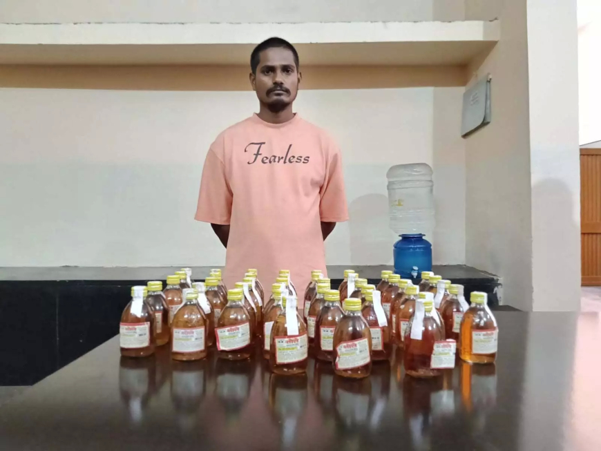 अवैध शराब बेचते पकड़ा गया युवक, 43 पौवा देशी मदिरा जब्त