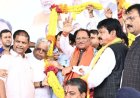 मुख्यमंत्री साय विदेश दौरे से लौटे,छत्तीसगढ़ी पारंपरिक नृत्य के साथ किया गया भव्य स्वागत