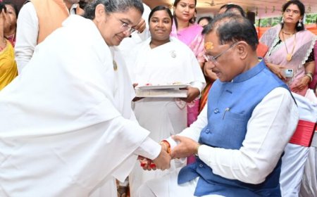 रक्षाबंधन के पावन पर्व पर मुख्यमंत्री विष्णु देव साय को ब्रह्मकुमारी बहनों ने बाँधी राखी