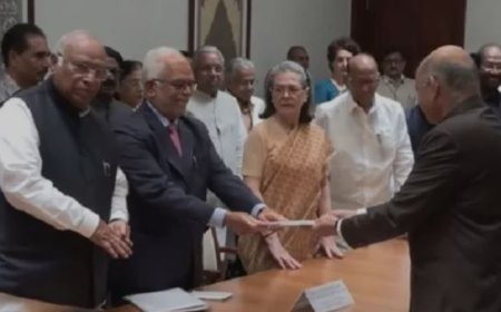 INDIA उम्मीदवार बी सुदर्शन रेड्डी ने भरा नामांकन, सोनिया और राहुल गांधी समेत कई नेता रहे मौजूद