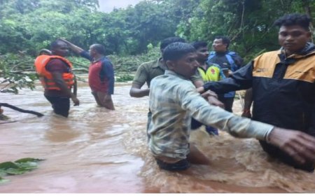 Jagdalpur News: पलक झपकते ही तबाह हुआ परिवार, पानी के तेज बहाव में बह गई कार, चार लोगों की मौत