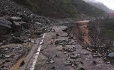 भारी बारिश और भूस्खलन से मचाई तबाही: चंडीगढ़-मनाली एनएच सहित 535 सड़कें ठप