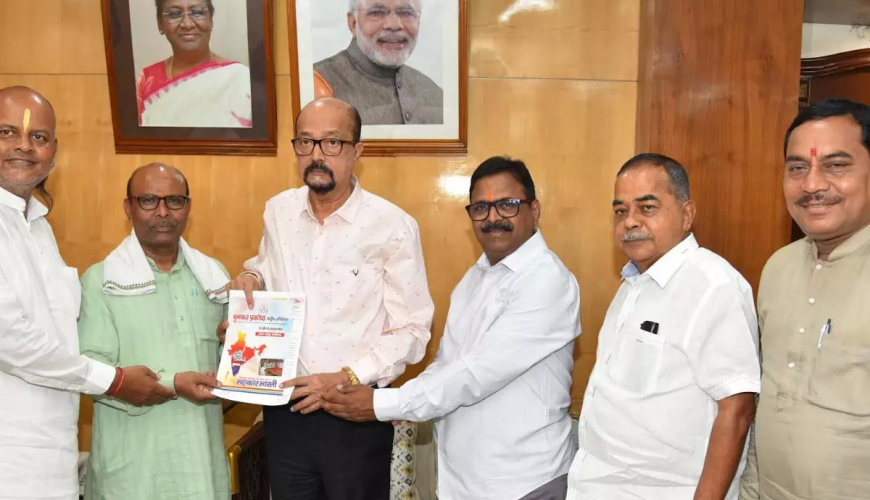 रायपुर: सहकार भारती महासचिव ने राज्यपाल रमेन डेका से की सौजन्य भेंट