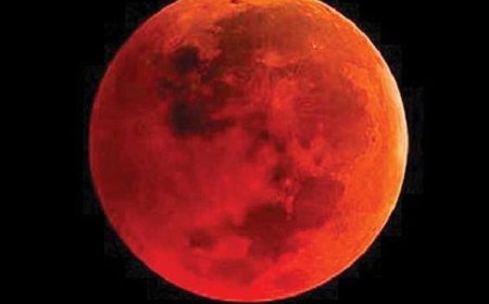 जानें कब लगेगा सदी का सबसे दुर्लभ चंद्र ग्रहण, 100 साल बाद बना ये खास संयोग; भूलकर भी न करें यें काम