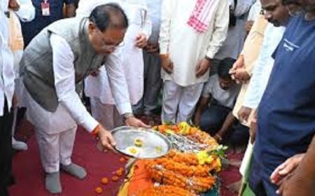 मुख्यमंत्री साय ने स्व. शांताराम को श्रद्धांजलि की अर्पित