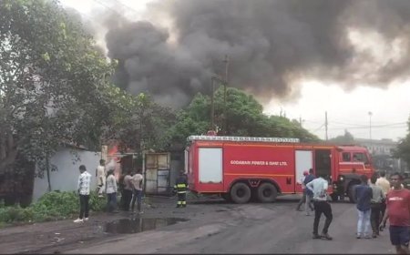 टायर-ऑयल फैक्ट्री में भीषण आग, इलाके में अफरा-तफरी