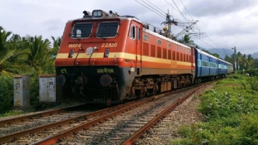 नवरात्रि पर डोंगरगढ़ स्टेशन में बड़ा तोहफा...5 ट्रेनों का अस्थाई ठहराव, भक्तों की यात्रा होगी आसान...जानें कैसे मिलेगा लाभ और क्या है खास