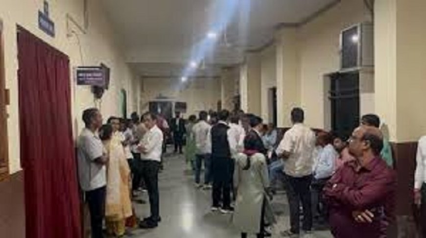 छत्तीसगढ़ शराब घोटाला: 28 अफसर EOW कोर्ट में पेश, सुप्रीम कोर्ट से मिली राहत