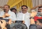 मची अफरा-तफरी ‘जिंदाबाद’ के नारों के बीच टूटा मंच, बाहुबली नेता अनंत सिंह धड़ाम से गिरे