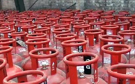 LPG सिलेंडर की कीमतों में बढ़ोतरी...19KG कॉमर्शियल सिलेंडर अब महंगा