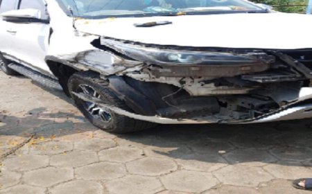 जन्मदिन पर बाल-बाल बचे स्वास्थ्य मंत्री श्याम बिहारी जायसवाल, ट्रक से टकराई कार