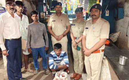 निषाद होटल पर आबकारी विभाग की बड़ी कार्रवाई, अवैध विदेशी मदिरा जब्त