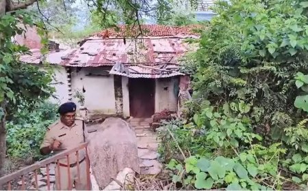 सनसनी : घर में संदिग्ध हालत में मिली 65 वर्षीय कोतवालीन की लाश...जांच में जुटी पुलिस