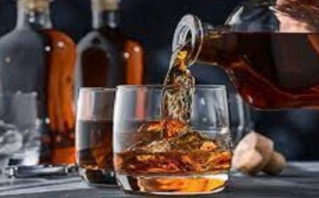 मदिरा प्रेमी अब जमकर छलकाएंगे जाम, जॉनी वॉकर समेत ये ब्रांड्स होंगे सस्ते, कम होगी स्कॉच व्हिस्की की भी कीमत