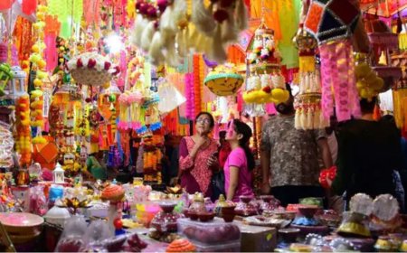धनतेरस 2025 पर बंपर खरीदारी: देशभर में 1 लाख करोड़ रुपये का कारोबार, 60 हजार करोड़ का सोना-चांदी बिका