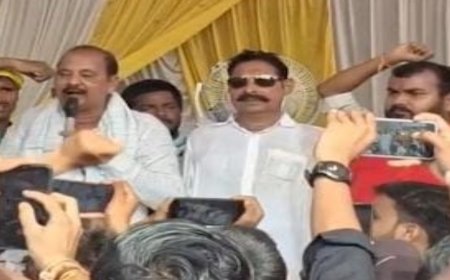 मची अफरा-तफरी ‘जिंदाबाद’ के नारों के बीच टूटा मंच, बाहुबली नेता अनंत सिंह धड़ाम से गिरे