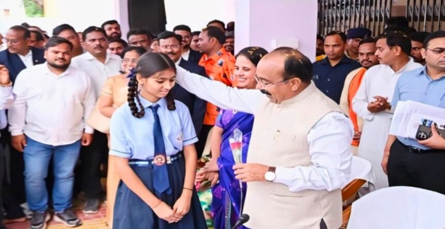 सरकार का बड़ा फैसला, 10वीं-12वीं पास करने वाली इन छात्राओं मिलेंगे 30 हजार रुपए