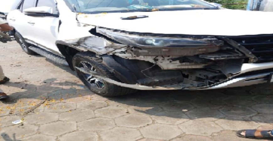 जन्मदिन पर बाल-बाल बचे स्वास्थ्य मंत्री श्याम बिहारी जायसवाल, ट्रक से टकराई कार