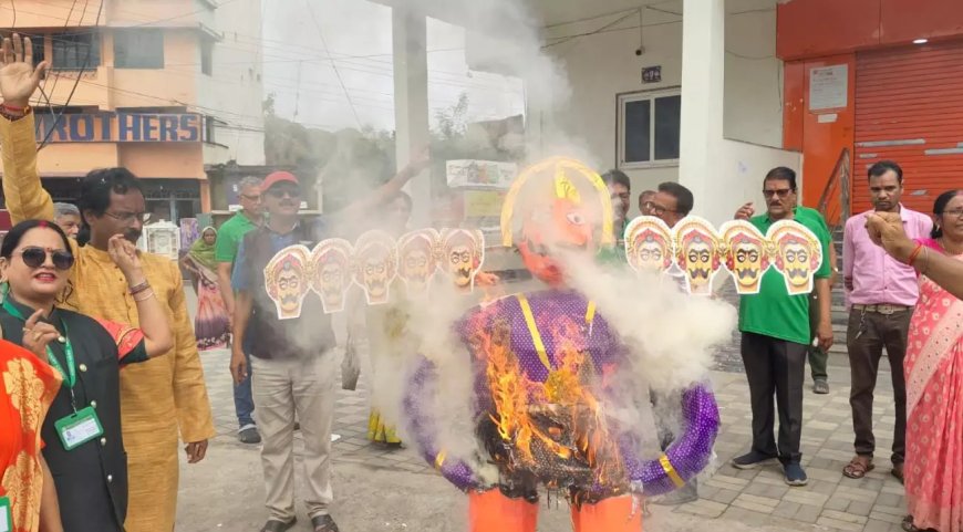 रायपुर में ग्रीन आर्मी ने किया “पॉलिथिन रूपी रावण दहन”, निकली जनजागरूकता रैली