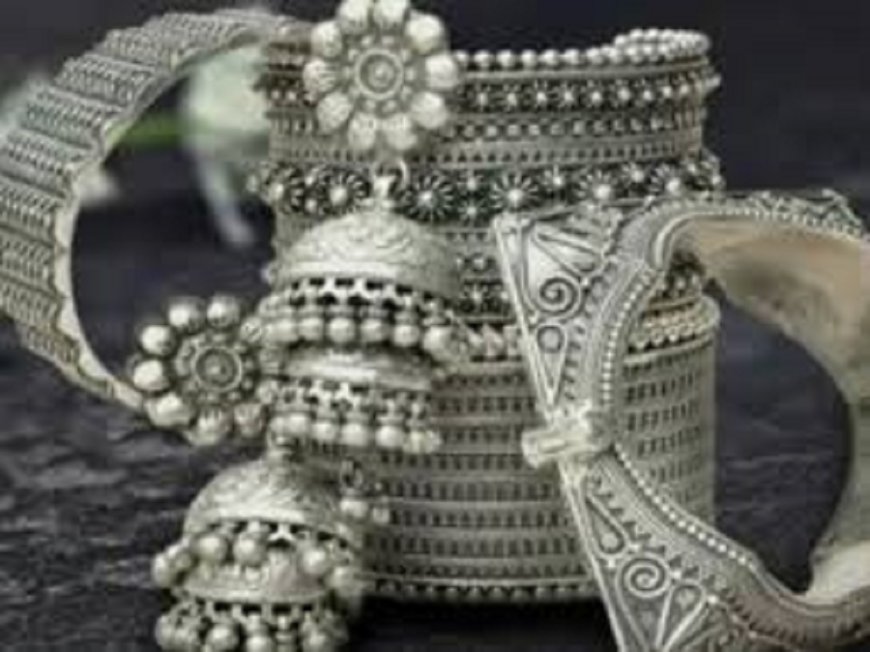 दिनदहाड़े सर्राफा व्यापारी से 86 किलो चांदी लूट, इलाके में दहशत