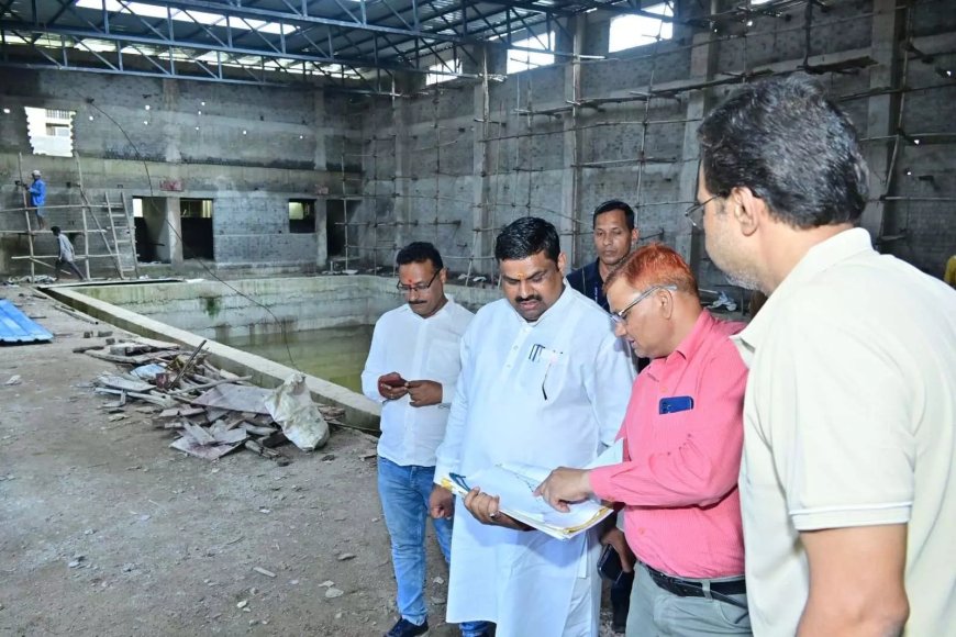 शिक्षा मंत्री गजेंद्र यादव का दुर्ग शहर में बड़ा एक्शन, निर्माणाधीन स्विमिंग पूल का किया निरीक्षण 