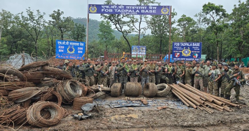 बीजापुर में नक्सलियों का हथियारों का जखीरा बरामद, 5 IED भी निष्क्रिय