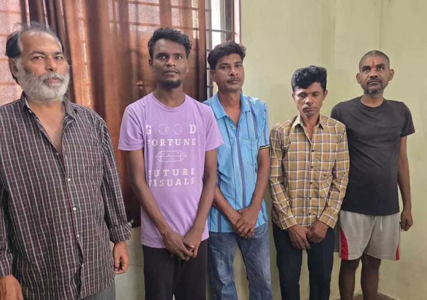 सट्टा खेलते 5 सटोरिए गिरफ्तार, पुलिस ने मौके से नगदी और सट्टा-पट्टी जब्त की