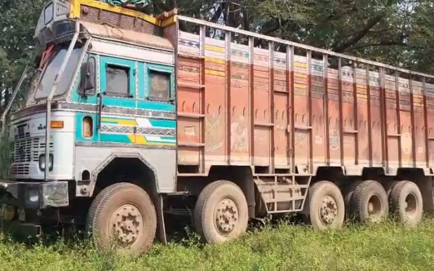 अवैध लकड़ी की तस्करी का भंडाफोड़, वन विभाग ने पकड़ा 45 लाख का जखीरा