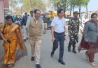 संभागायुक्त और कलेक्टर ने गहन पुनरीक्षण कार्य का लिया जायज़ा...तीन विधानसभा क्षेत्र के आधा दर्जन मतदान केन्द्रों का किया निरीक्षण...बीएलए प्रतिनिधियों को अभियान में सहयोग करने की अपील