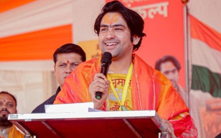 बाबा बागेश्वर की सनातन हिंदू एकता पदयात्रा 2025: हिंदू एकजुटता का संदेश लेकर सड़कों पर उमड़ा जनसैलाब