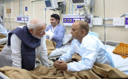 दिल्ली ब्लास्ट के घायलों से मिले पीएम मोदी, भूटान से लौटते ही LNJP अस्पताल पहुंचे, जानिए क्या कहा
