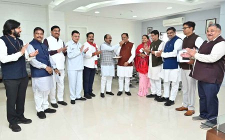 बिहार चुनाव 2025: एनडीए की आंधी, बीजेपी को बंपर बढ़त, जानिए ताजा रुझान और संभावनाएं...CM और मंत्रिमंडल ने मिठाइयां बांटकर दी बधाई