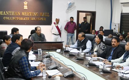 कलेक्टर द्वारा संकुल शैक्षिक समन्वयकों की समीक्षा बैठक...जाति, निवास, आमदनी प्रमाण पत्र बनवाने में अपेक्षितगति नहीं होने पर कलेक्टर ने जताई नाराजगी,बीईओ एवं सीएससी को दिया लक्ष्य