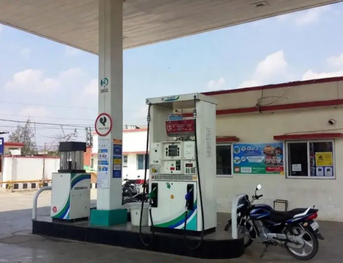 पेट्रोल-डीजल की कीमतें आज भी नहीं बदलीं, जानिए अपने शहर में क्या है ताजा रेट?