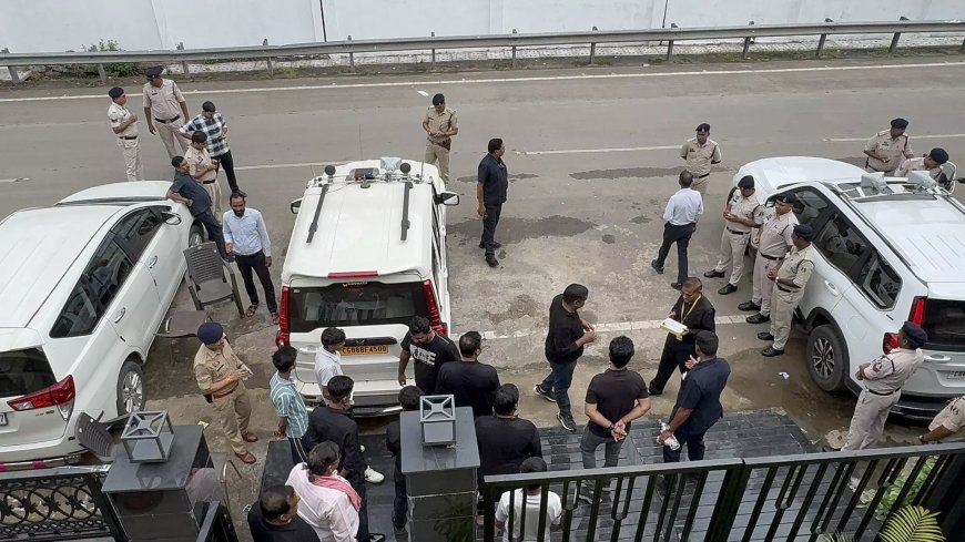 छत्तीसगढ़ स्थापना दिवस पर अमित जोगी नजरबंद, बोले– "काले कपड़े पहनना अब अपराध बन गया है"