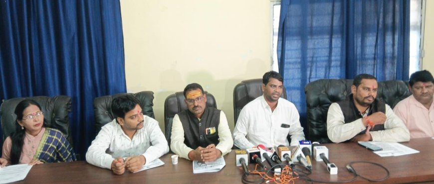 सहकारी समिति कर्मचारी महासंघ और धान खरीदी ऑपरेटर संघ की हड़ताल 12वें दिन भी जारी... शासन से नहीं बनी सहमति