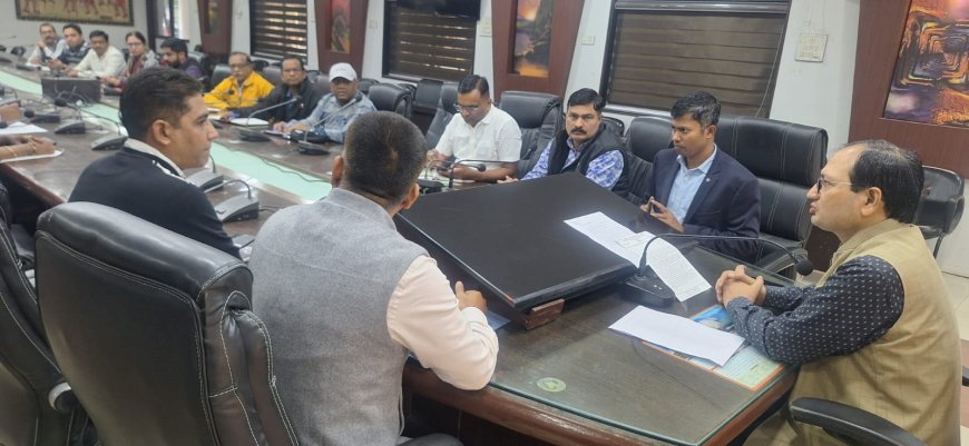 कलेक्टर ने की धान खरीदी अभियान की प्रगति की समीक्षा